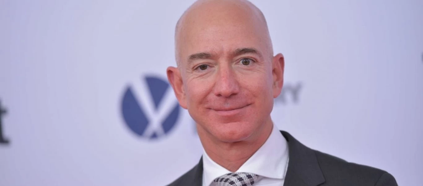 O Κινέζος χοιροτρόφος που «έφαγε» τον Τζεφ Μπέζος της Amazon - «Εκτόξευσε» στα ύψη την περιουσία του πιο γρήγορα